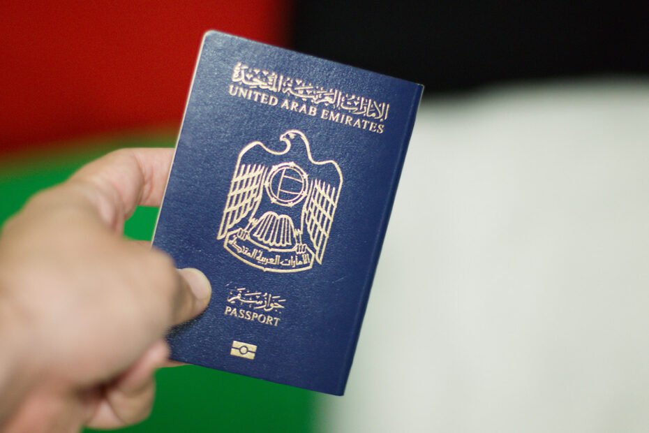 احتفاظ العامل بجواز سفره وزارة العمل